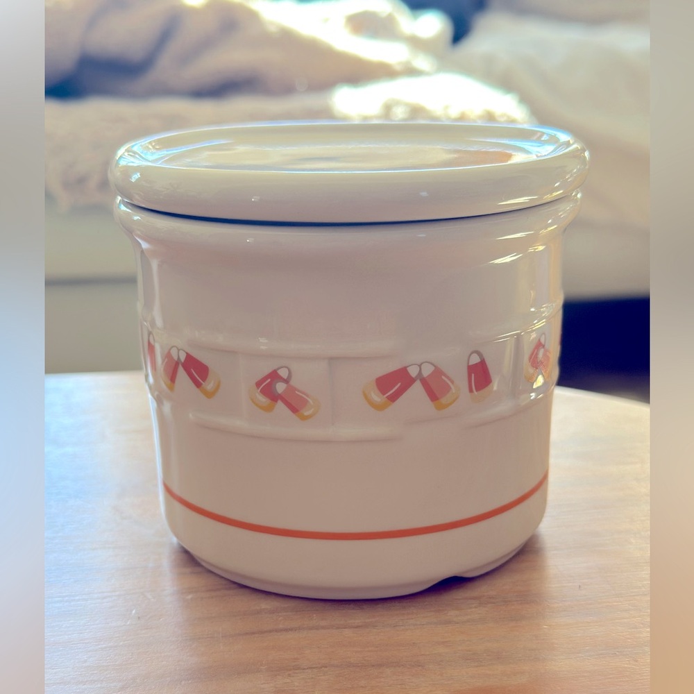Longaberger candy corn crock with lid Made in USA